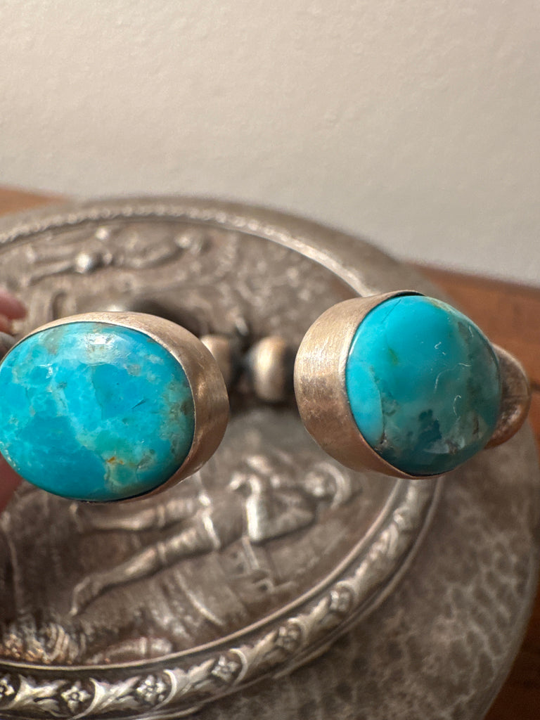 NAVAJO PEARL KINGMAN S/S TURQUOISE CUFF