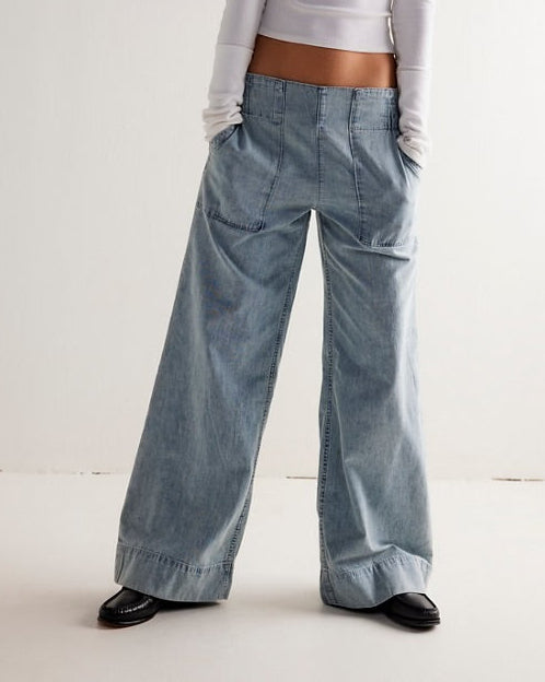 BREEZY DENIM PULL ON JEANS