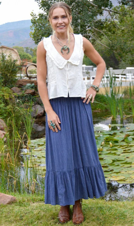 THE WILLOW TOP EMBROIDERED COLLAR