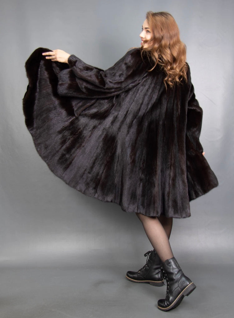 Saga Mink Female Fully Let Out Incredible Sweep Coat
