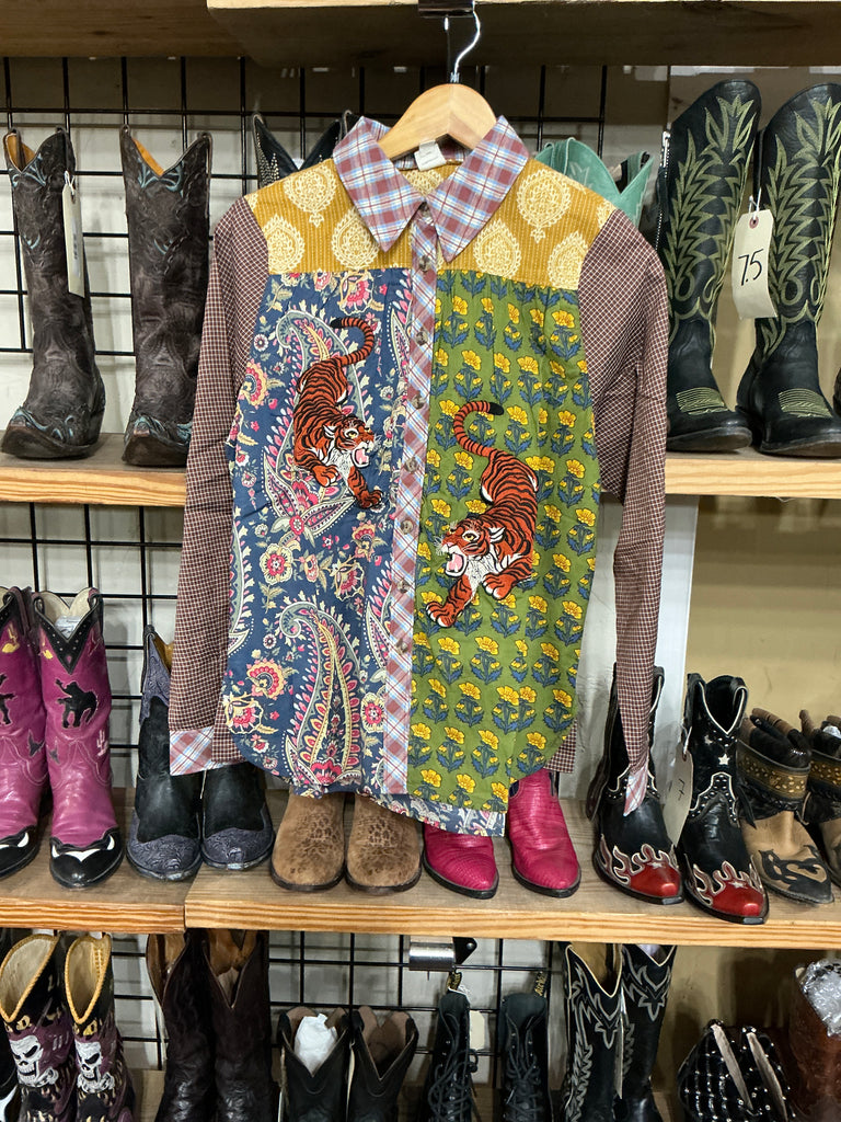 TIGER EMBROIDERED PATCH SHIRT