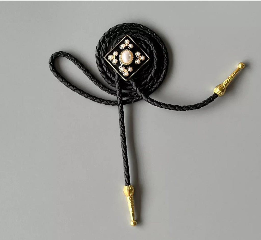 Pearl Diamond Shape Bolo Tie